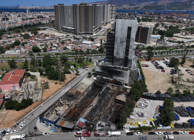 İzmir'de Yangın Sonrası Hastane Yeniden Faaliyette