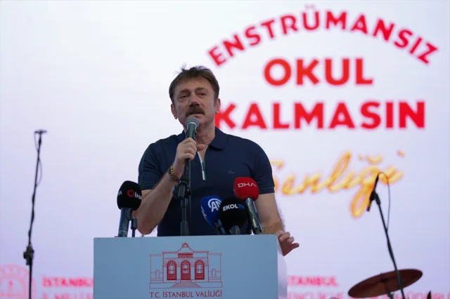 İstanbul'da Enstrümansız Okulların Çocuk Şenliği Coşkusu