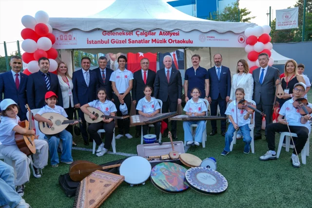 İstanbul'da Enstrümansız Okulların Çocuk Şenliği Coşkusu
