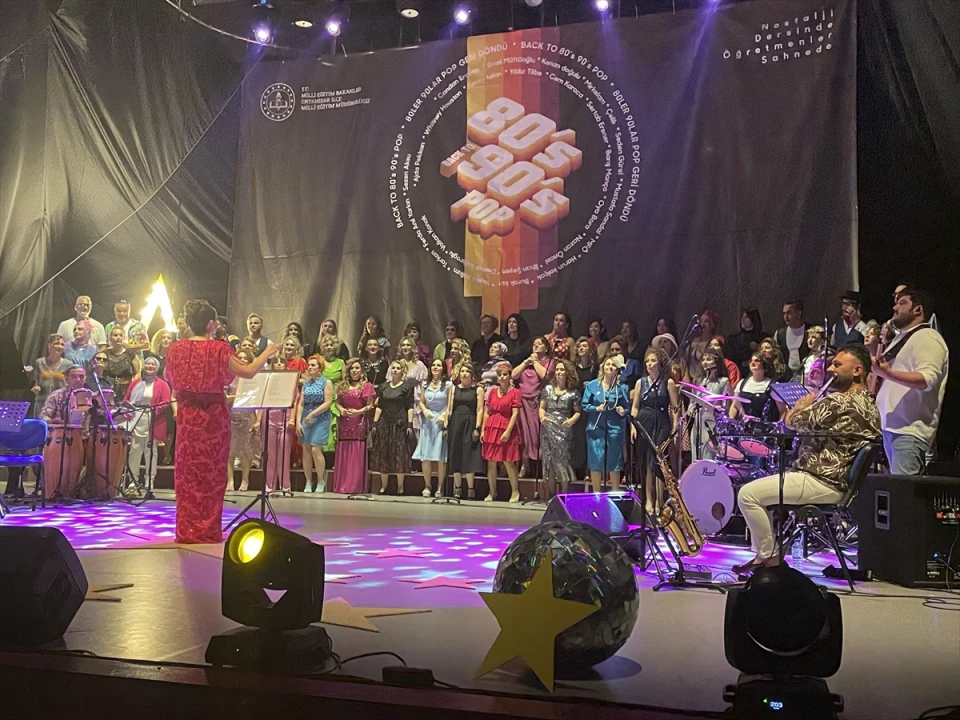 Trabzon'da Renkli Gece Öğretmenlerin Konseriyle Şenlendi