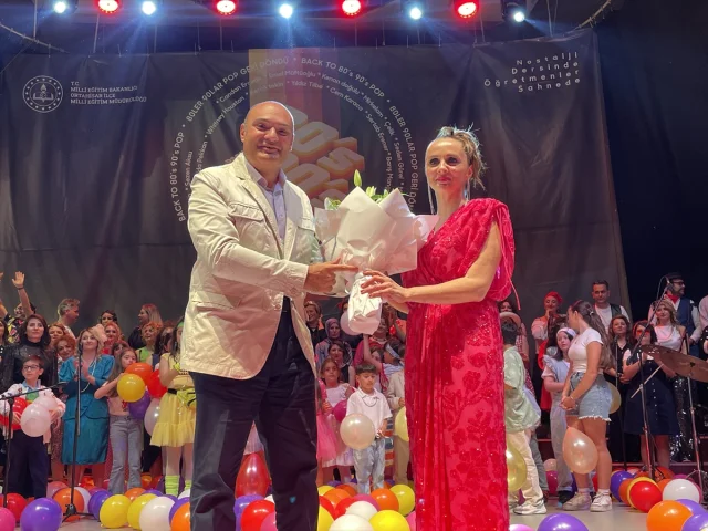 Trabzon'da Renkli Gece Öğretmenlerin Konseriyle Şenlendi
