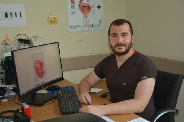 Bitlis'te Başarıyla Gerçekleştirilen Ameliyatla Dev Böbrek Kisti Çıkarıldı