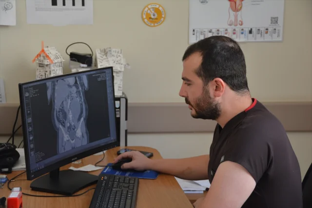 Bitlis'te Başarıyla Gerçekleştirilen Ameliyatla Dev Böbrek Kisti Çıkarıldı