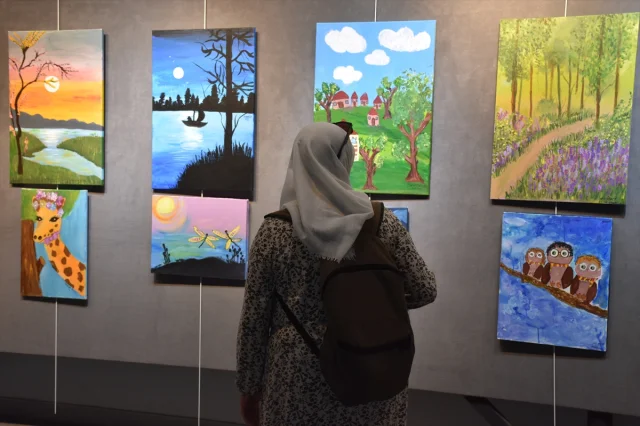 Trabzon’da Çocukların Sanat Eserleriyle Dolu Karma Sergi Sanatseverlerle Buluştu