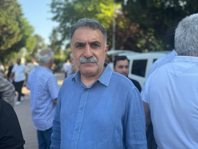 Türk Halk Müziğinin Bağlama Üstadı Mehmet Erenler Son Yolculuğuna Uğurlandı