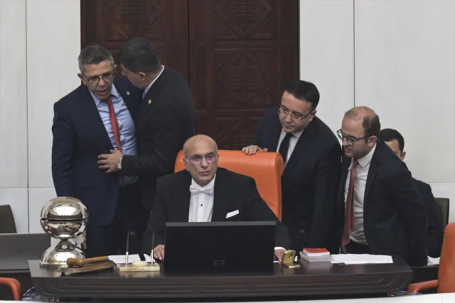 TBMM'de Gergin Oturum İYİ Parti Vekiline Kınama Getirdi