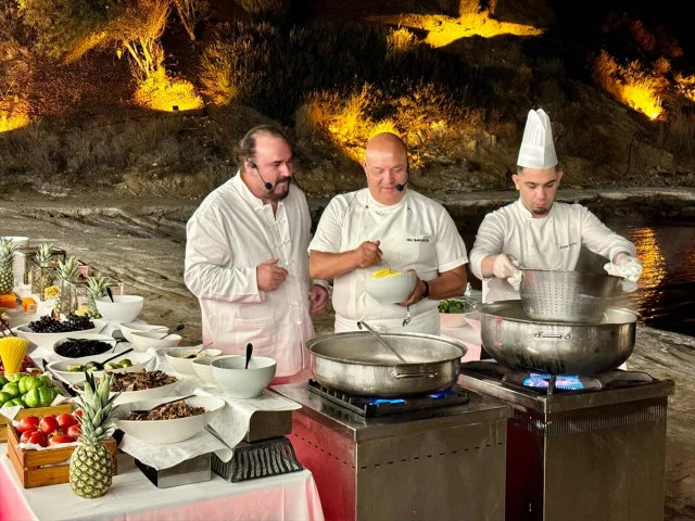 Gastronomiyi ve Müziği Buluşturan Etkinlik Ada'da İlgi Çekti