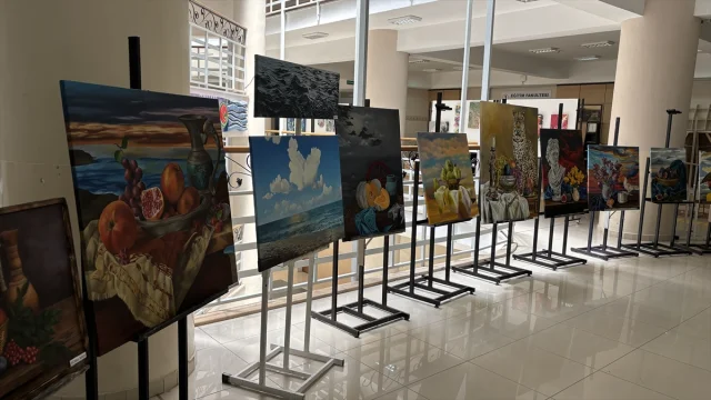 OMÜ'de Sanatın Büyüsü Öğrencilerin Mezuniyet Sergisinde Bulu...