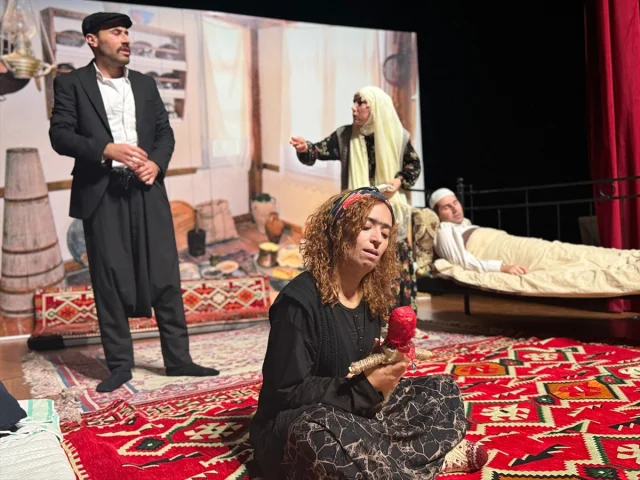 Rasim Özdenören'in "Çözülme" Adlı Eseri Yeniden Sahnede