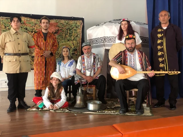 "Mavi Gök Nerede" Tiyatro Oyunu İlk Kez Tuzla'da Sahne Alaca...