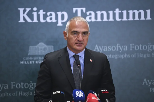 Ayasofya'nın Tarihi ve Estetik Zenginliği Fotoğraf Karelerine Yansıdı