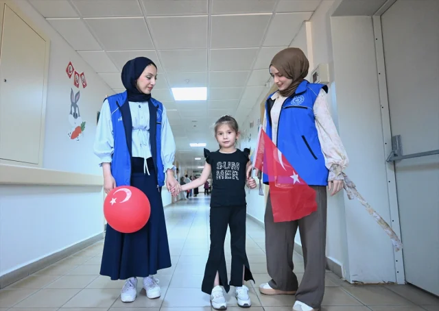 Düzce'de Tedavi Gören Çocuklara Sürpriz Karne Töreni