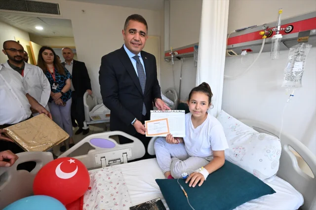 Düzce'de Tedavi Gören Çocuklara Sürpriz Karne Töreni