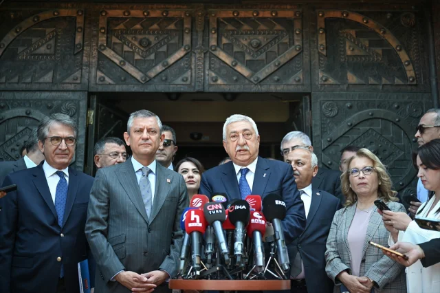 CHP Lideri Özgür Özel'den Esnafa Destek Çağrısı