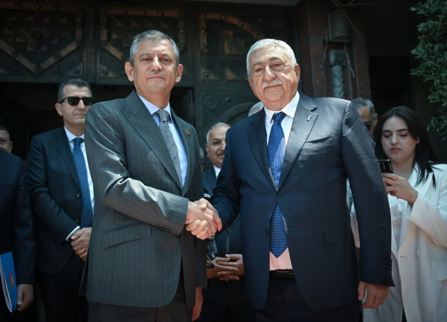 CHP Lideri Özgür Özel'den Esnafa Destek Çağrısı