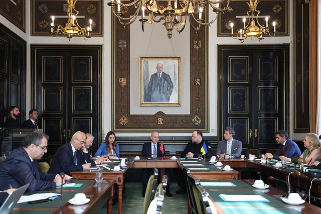 TBMM Başkanı Kurtulmuş Brüksel'de Ukrayna İlişkilerini Güçlendirdi