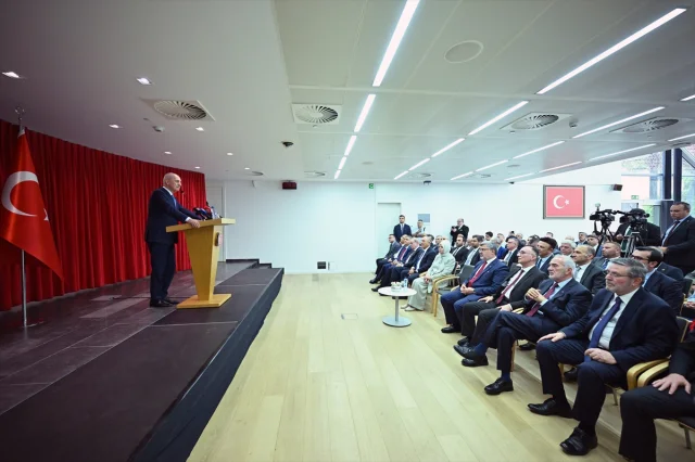 TBMM Başkanı Kurtulmuş Brüksel'de Türk Toplumunu Hedeflediği Güçlü Gelecekle Motive Etti