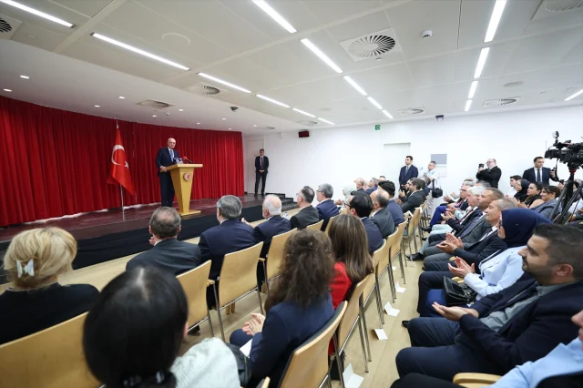 TBMM Başkanı Kurtulmuş Brüksel'de Türk Toplumunu Hedeflediği Güçlü Gelecekle Motive Etti