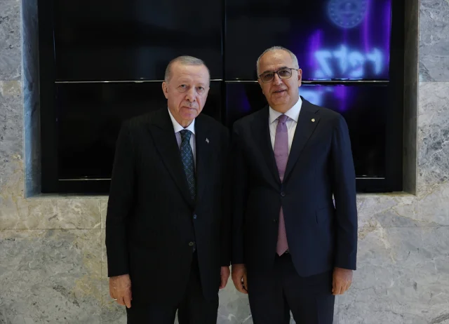 Cumhurbaşkanı Erdoğan'dan TVF Başkanı Üstündağ'a Önemli Tebr...