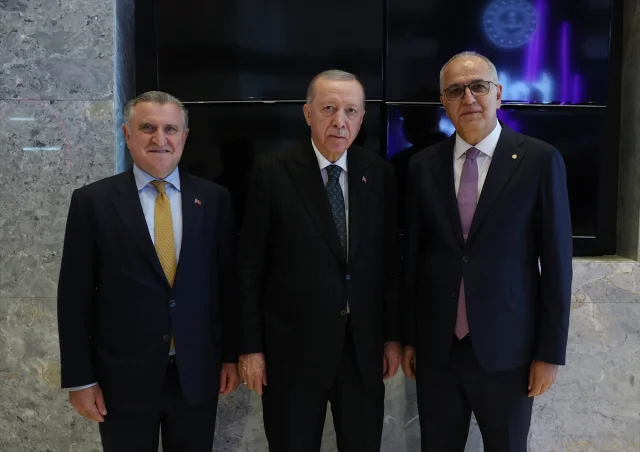 Cumhurbaşkanı Erdoğan'dan TVF Başkanı Üstündağ'a Önemli Tebrik