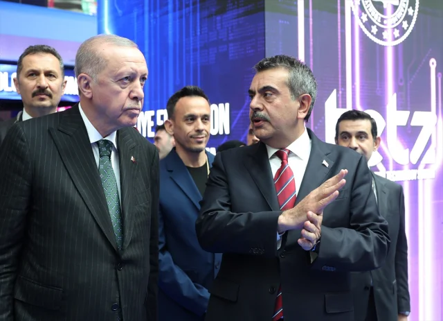 Eğitimde Dijital Dönüşüm Zirvesi: Erdoğan'dan YENİ Adımlar
