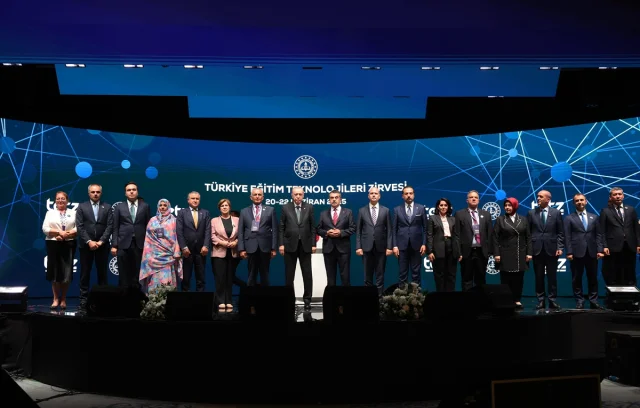 Eğitimde Dijital Dönüşüm Zirvesi: Erdoğan'dan YENİ Adımlar