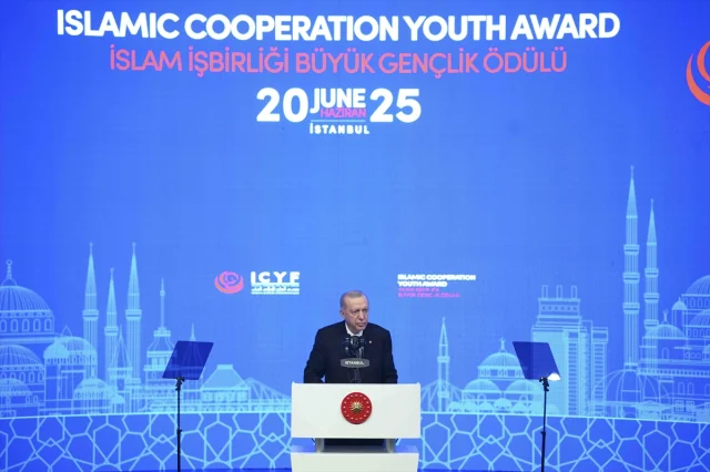 Cumhurbaşkanı Erdoğan İslam Dünyasının Birlik İçinde Olması Gerektiğini Vurguladı