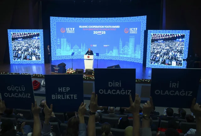 Cumhurbaşkanı Erdoğan İslam Dünyasının Birlik İçinde Olması Gerektiğini Vurguladı