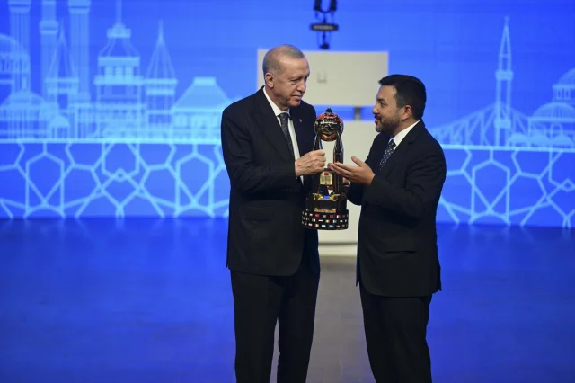 Cumhurbaşkanı Erdoğan İslam Dünyasının Birlik İçinde Olması Gerektiğini Vurguladı