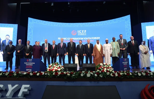 Cumhurbaşkanı Erdoğan İslam Dünyasının Birlik İçinde Olması Gerektiğini Vurguladı