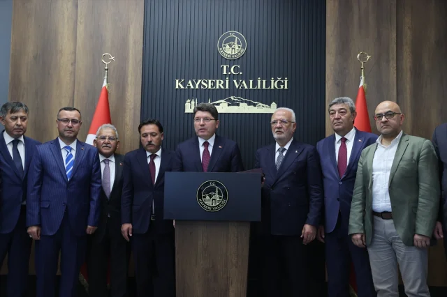 Adalet Bakanı Yılmaz Tunç Kayseri'de Temaslarda Bulundu
