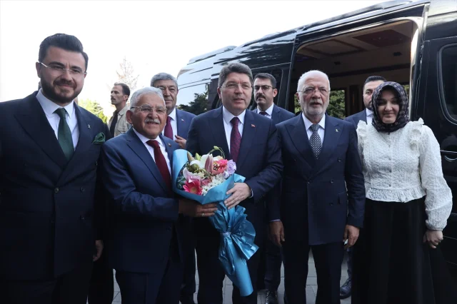 Adalet Bakanı Yılmaz Tunç Kayseri'de Temaslarda Bulundu