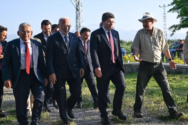 Adalet Bakanı Yılmaz Tunç Kayseri'de Temaslarda Bulundu