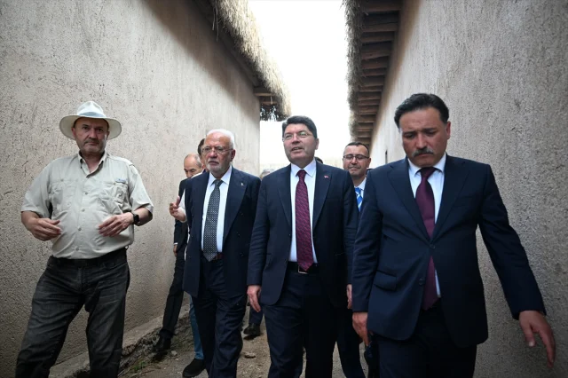 Adalet Bakanı Yılmaz Tunç Kayseri'de Temaslarda Bulundu