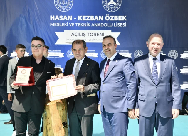 Bakan Kacır Giresun'da Eğitim Yatırımlarını Anlattı