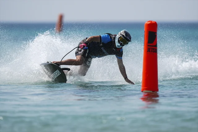 Dünya Motosurf Şampiyonası Rüzgarıyla Çeşme'de Heyecan Dorukta