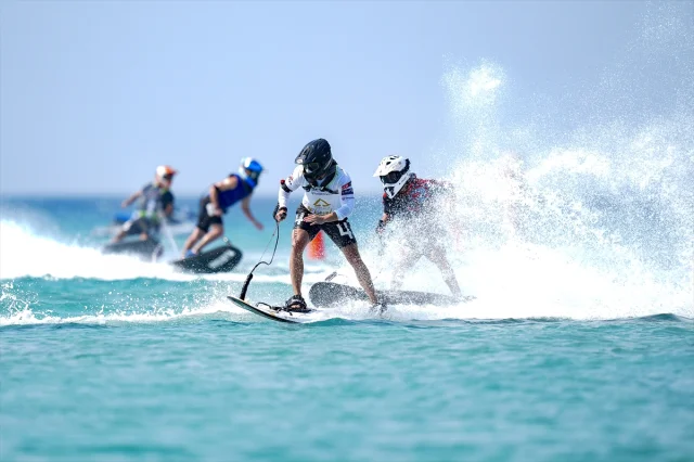 Dünya Motosurf Şampiyonası Rüzgarıyla Çeşme'de Heyecan Dorukta