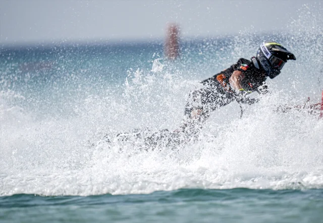 Dünya Motosurf Şampiyonası Rüzgarıyla Çeşme'de Heyecan Dorukta