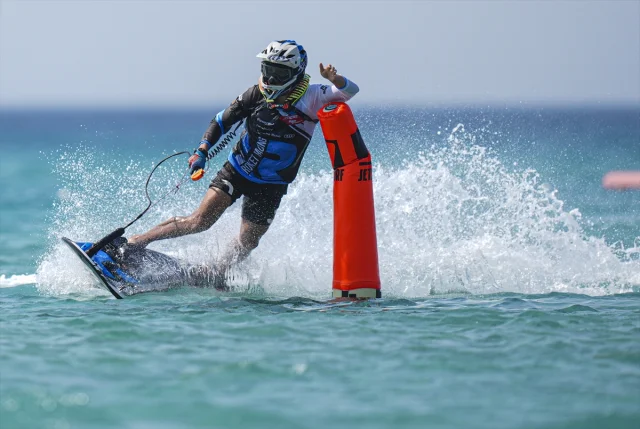 Dünya Motosurf Şampiyonası Rüzgarıyla Çeşme'de Heyecan Dorukta