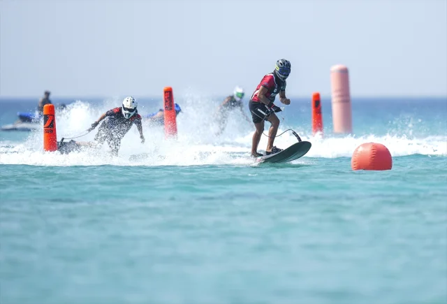Dünya Motosurf Şampiyonası Rüzgarıyla Çeşme'de Heyecan Dorukta