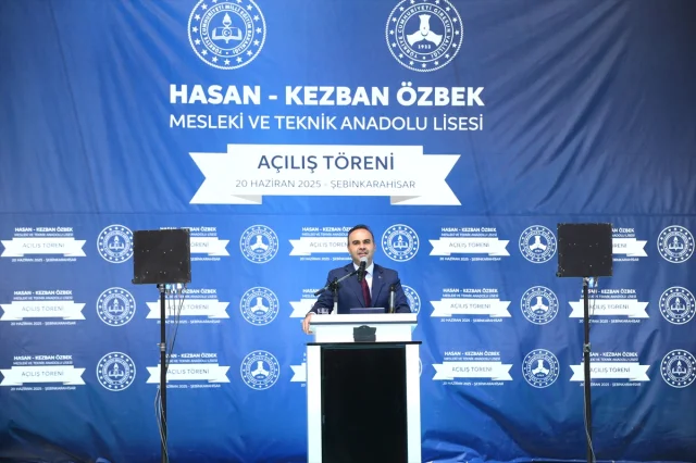 Bakan Kacır Giresun'da Eğitim Yatırımlarını Anlattı