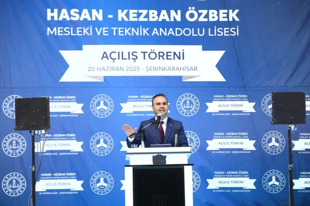 Bakan Kacır Giresun'da Eğitim Yatırımlarını Anlattı