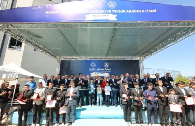 Bakan Kacır Giresun'da Eğitim Yatırımlarını Anlattı