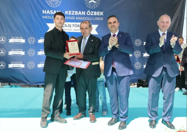 Bakan Kacır Giresun'da Eğitim Yatırımlarını Anlattı