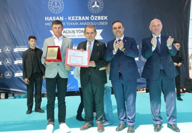 Bakan Kacır Giresun'da Eğitim Yatırımlarını Anlattı