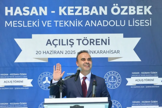 Bakan Kacır Giresun'da Eğitim Yatırımlarını Anlattı