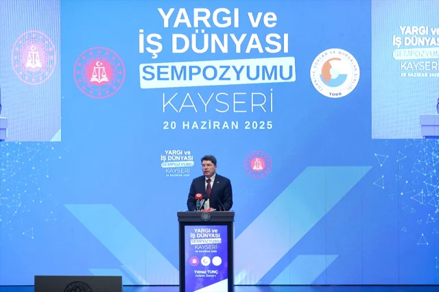 Kayseri'de Adalet ve İş Dünyasının Geleceği Tartışıldı