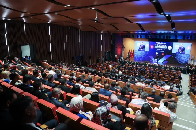 Kayseri'de Adalet ve İş Dünyasının Geleceği Tartışıldı