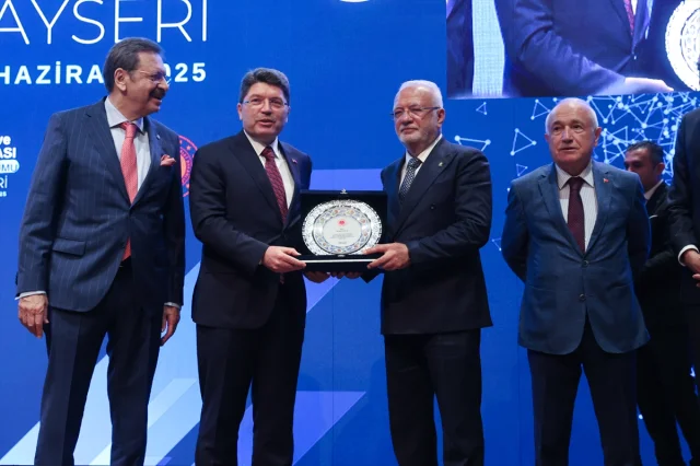 Kayseri'de Adalet ve İş Dünyasının Geleceği Tartışıldı