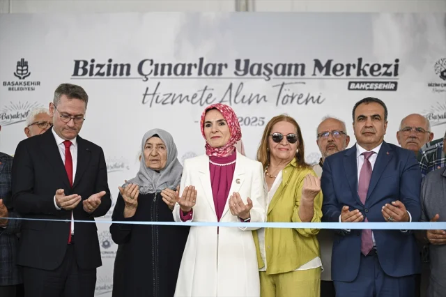 Yaşlılar için Sosyalleşme Merkezi Başakşehir'de Açıldı